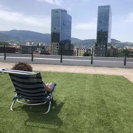 Frente Al Guggenheim. Urbanizacion De Lujo En El Centro Apartmán Bilbao