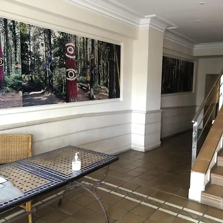 Апартаменти Frente Al Guggenheim. Urbanizacion De Lujo En El Centro Більбао