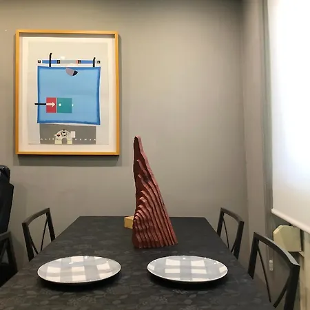 Frente Al Guggenheim. Urbanizacion De Lujo En El Centro * Більбао