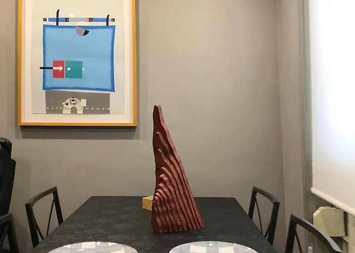 Frente Al Guggenheim. Urbanizacion De Lujo En El Centro * Bilbao